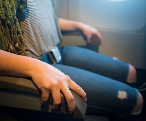 Quatre méthodes efficaces pour surmonter sa peur de prendre l’avion