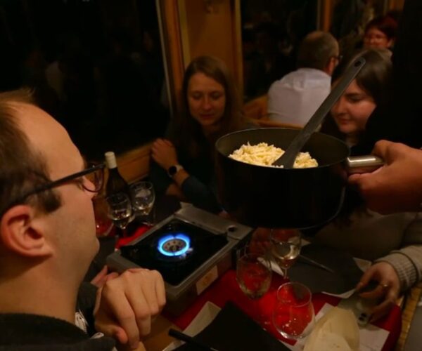 REPORTAGE – Escapade gourmande en Suisse : embarquez à bord du train du fromage