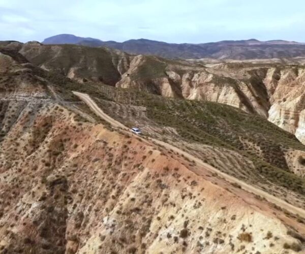 VIDÉO – Espagne : à la découverte des surprises et splendeurs du désert de Gorafe