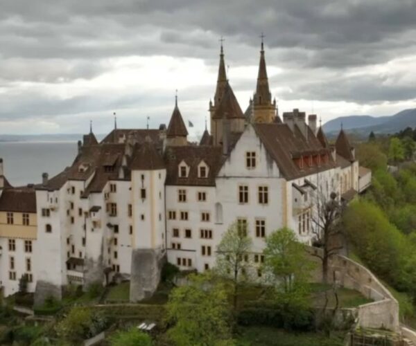 VOYAGE – Week-finish à Neuchâtel : le berceau de l’horlogerie où le temps semble suspendu