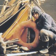 "Je suis fier d'être allé sur une île qui venait de sortir de la mer" : ce Français a campé sur un volcan islandais