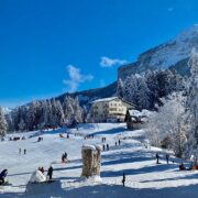 La conviviale et préservée station Col de Porte accueille l'avant-dernière étape de La Grande Odyssée VVF