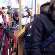 "On gagne du temps" : des coupe-files pour skieurs impatients mis en place dans plusieurs stations françaises