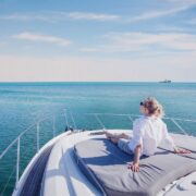 Vacances au bord de l’eau : un permis bateau est-il obligatoire ?