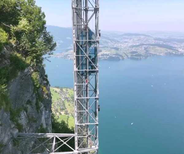« C’est magnifique, jamais vu quelque chose comme ça ! » : bienvenue dans l’ascenseur extérieur le plus haut d’Europe