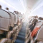 Voyage en avion : quelles sont les meilleures places pour limiter les turbulences ?