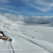 La vie au refuge : la neige à perte de vue