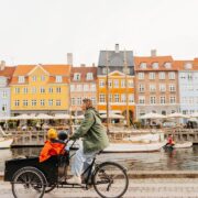 Tourisme : vous voyagez avec votre bébé ? Voici le top des villes européennes les plus adaptées pour les plus petits