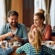 Tourisme : les séjours "family friendly" séduisent de plus en plus face à la tendance du "no kids"