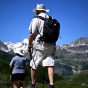 Malgré ses 71 chutes, un homme de 91 ans a réussi à réaliser une randonnée hors du commun de 3.530 km